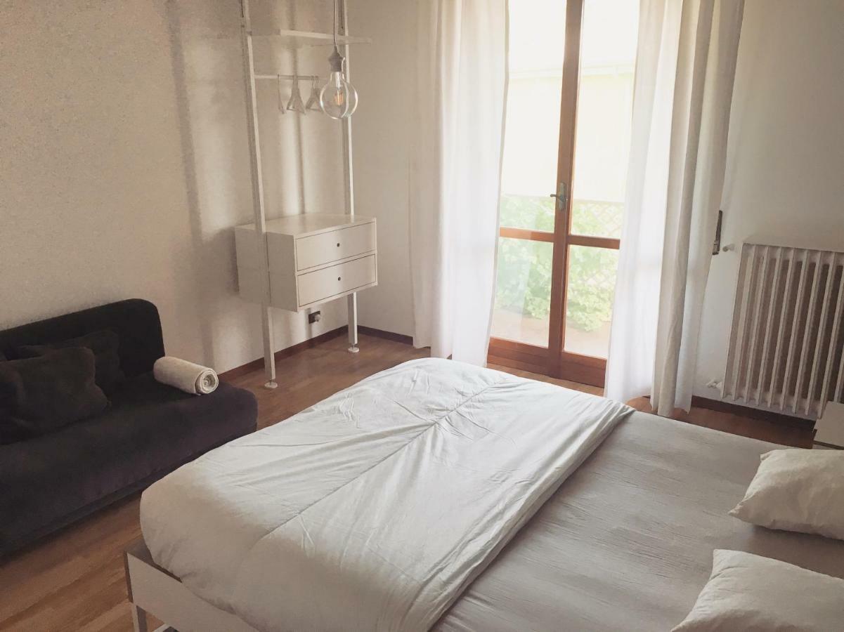 Sunny Family Apartment In Villa - Humanitas Forum Ieo Pieve Emmanuele Exterior foto