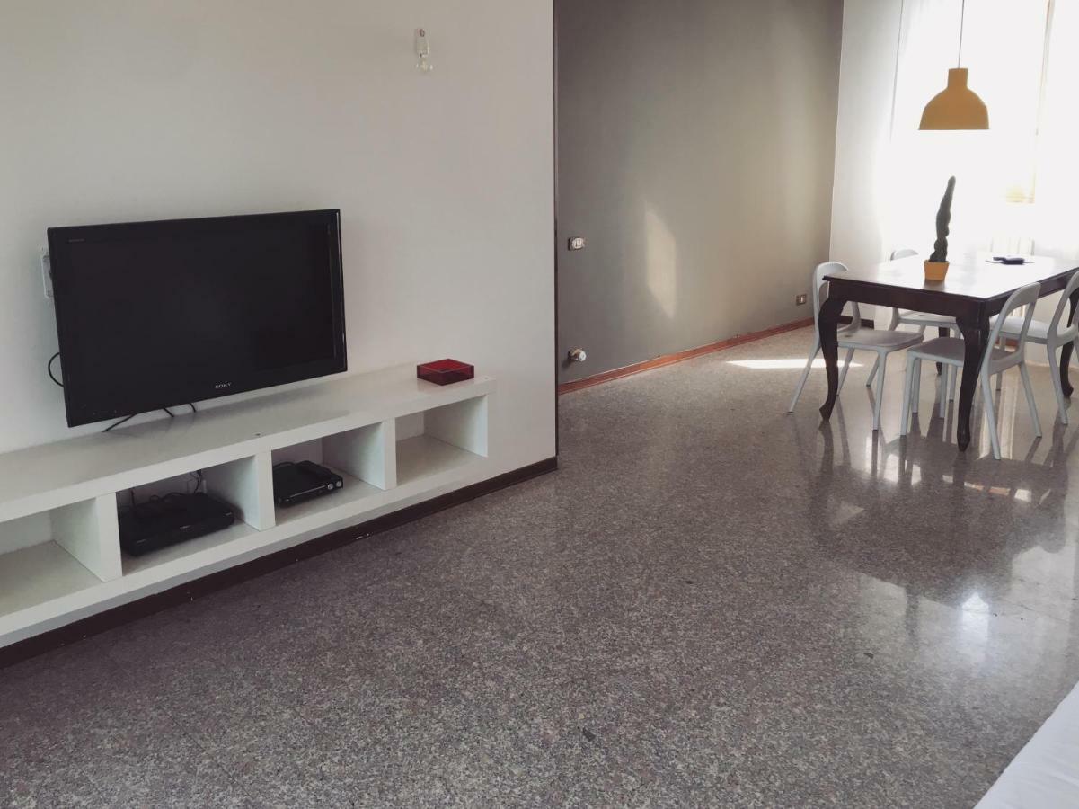 Sunny Family Apartment In Villa - Humanitas Forum Ieo Pieve Emmanuele Exterior foto